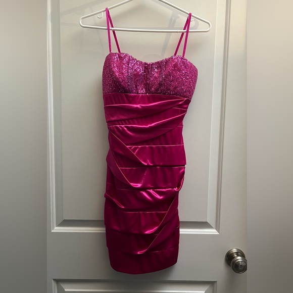 Pink sequins mini dress - Picture 1 of 3